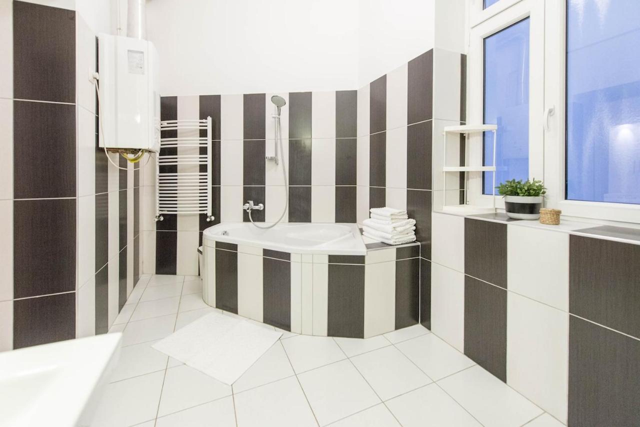Bourgeois Elegance In The Heart Of Budapest Luaran gambar