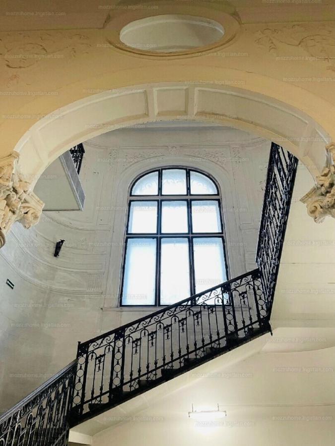 Bourgeois Elegance In The Heart Of Budapest Luaran gambar