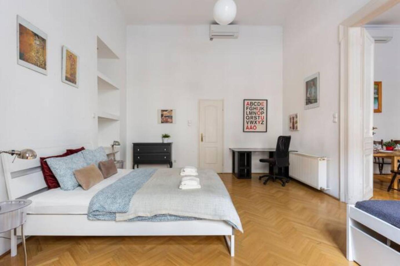 Bourgeois Elegance In The Heart Of Budapest Luaran gambar
