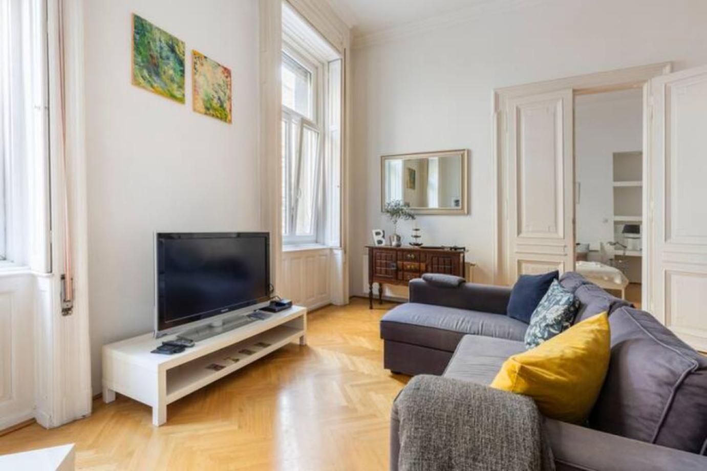 Bourgeois Elegance In The Heart Of Budapest Luaran gambar