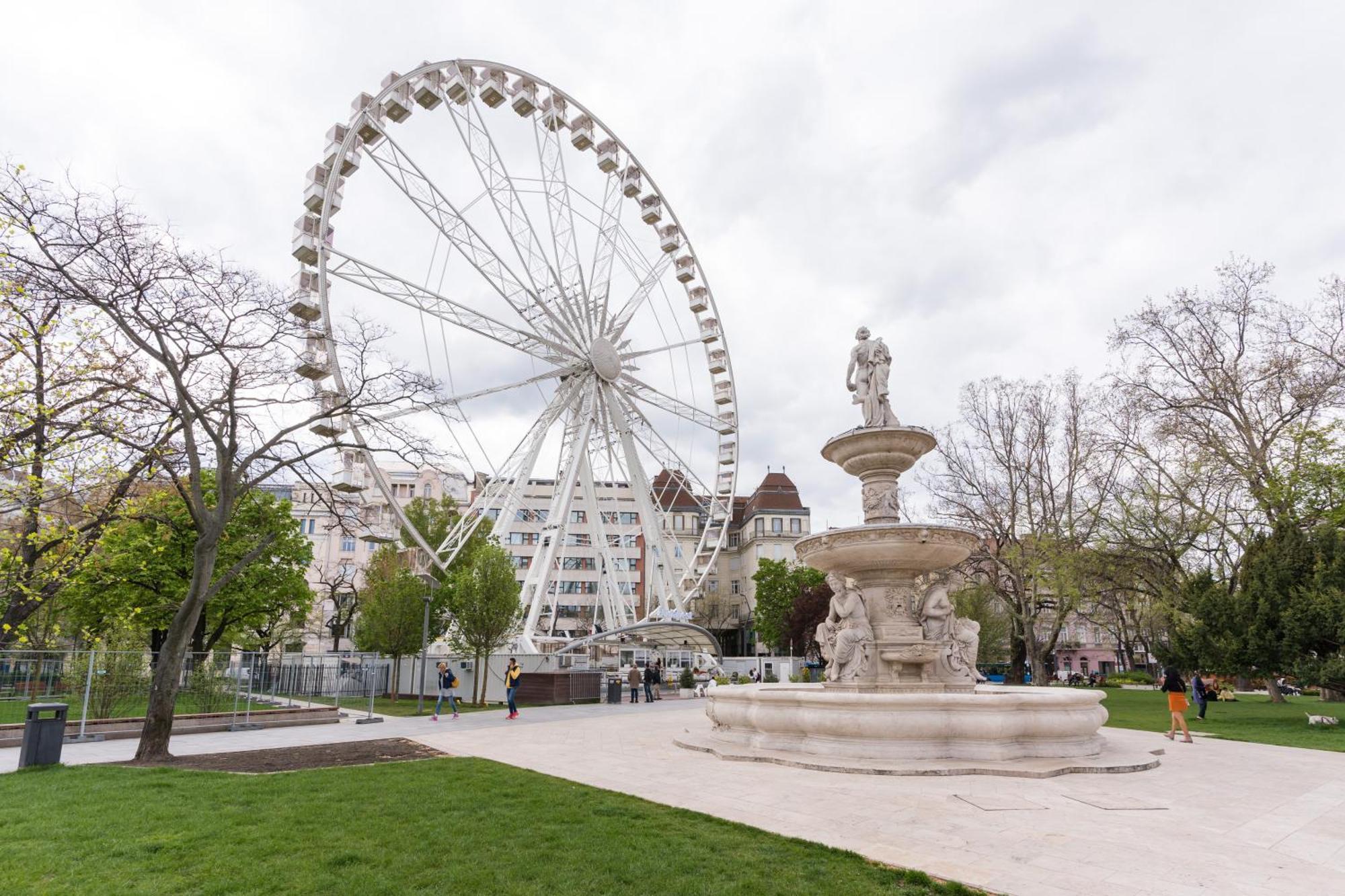 Bourgeois Elegance In The Heart Of Budapest Luaran gambar