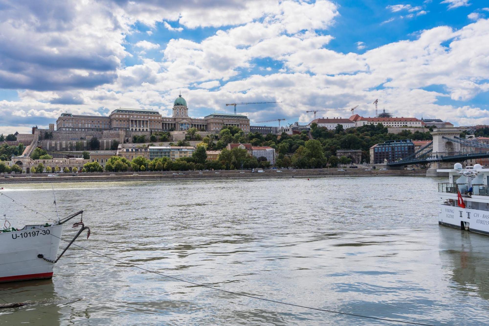 Bourgeois Elegance In The Heart Of Budapest Luaran gambar